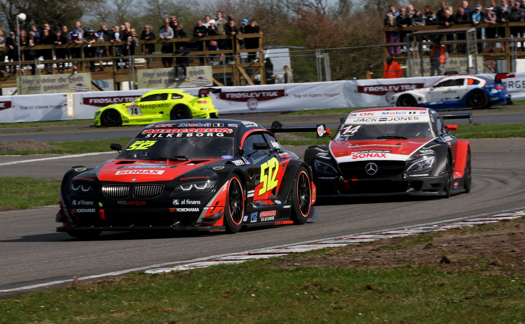 Løb 2 blev sjovt og hektisk.
(Foto: Motorsporten.dk)